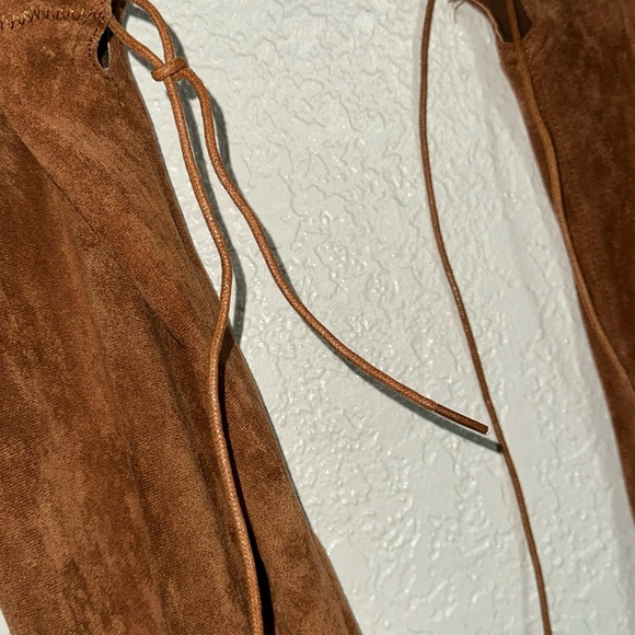 Boots - Picture 3 of 4